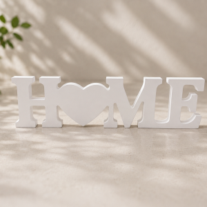 Schriftzug „HOME“ mit Herz